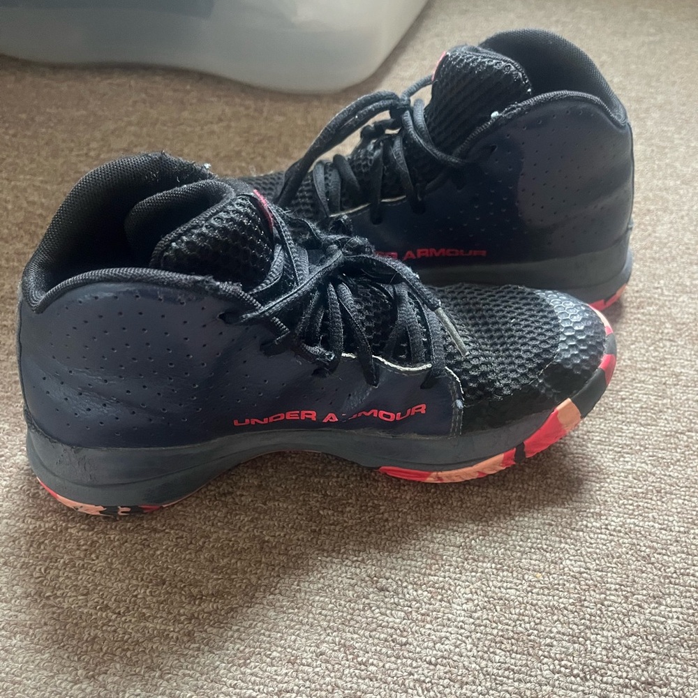Under Armour Black and Pink Sports Footwear